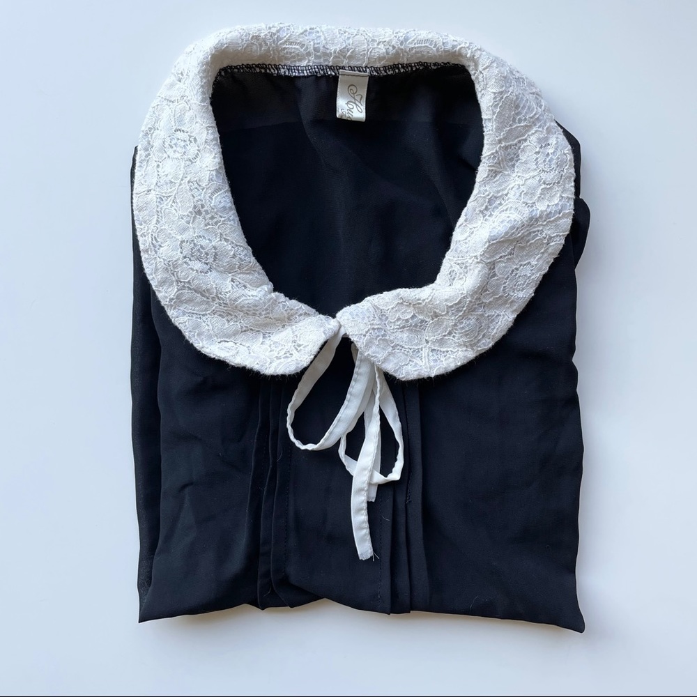 🛍3/$20 Statement Collar Waffle Blouse - Picture 2 of 8